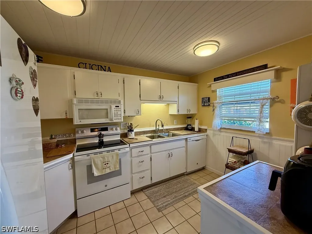 7079 Cedarhurst Drive Fort Myers FL 33919
