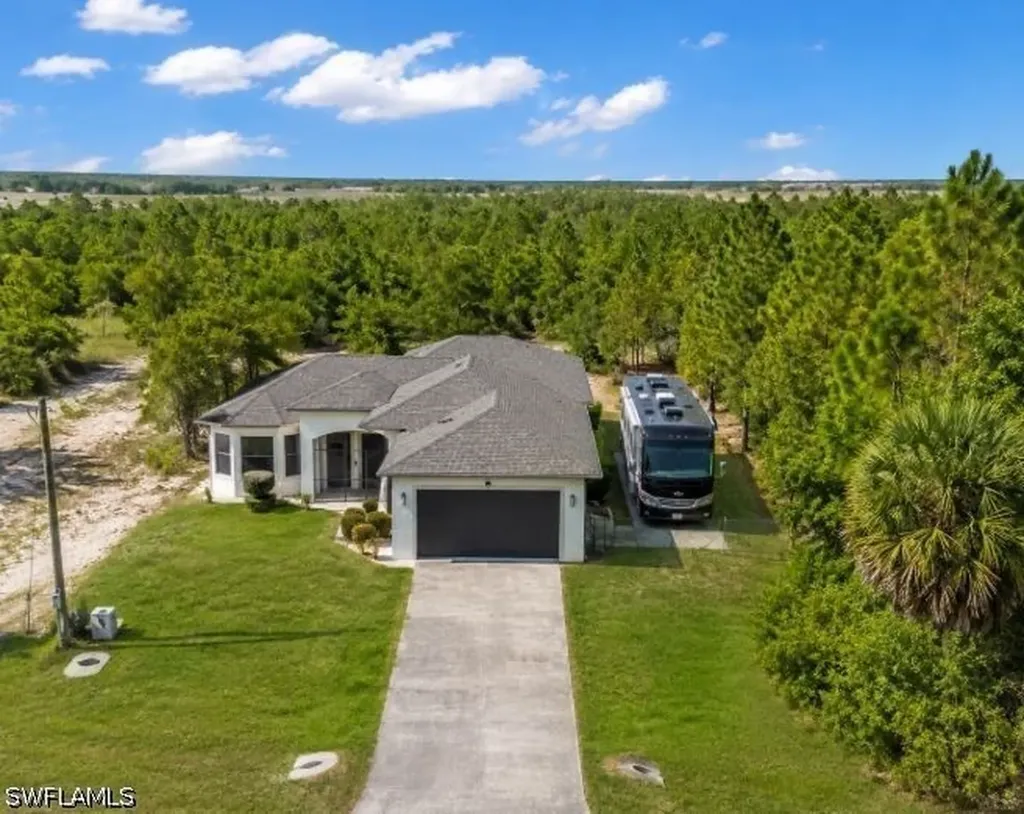 2531 70th Avenue NE Naples FL 34120