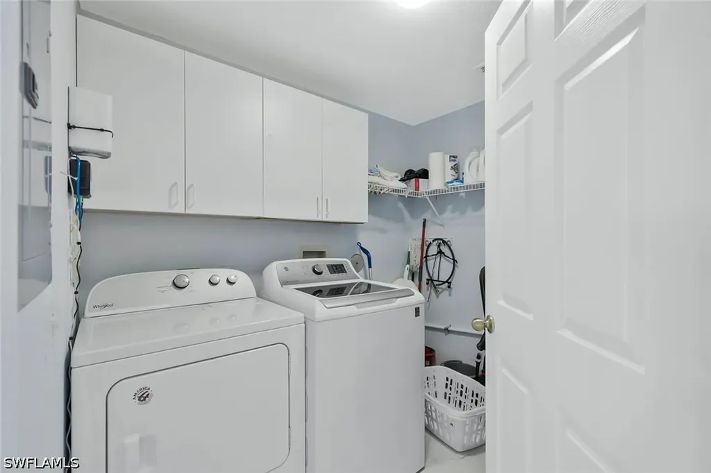 186 Gabriel Circle Naples FL 34104