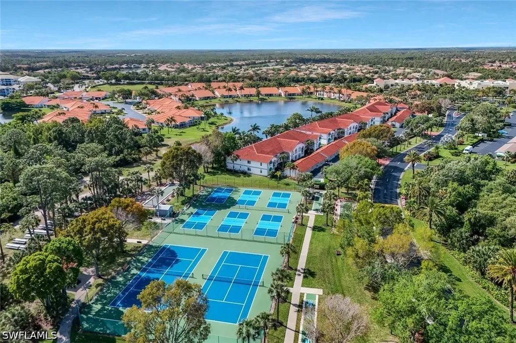 186 Gabriel Circle Naples FL 34104