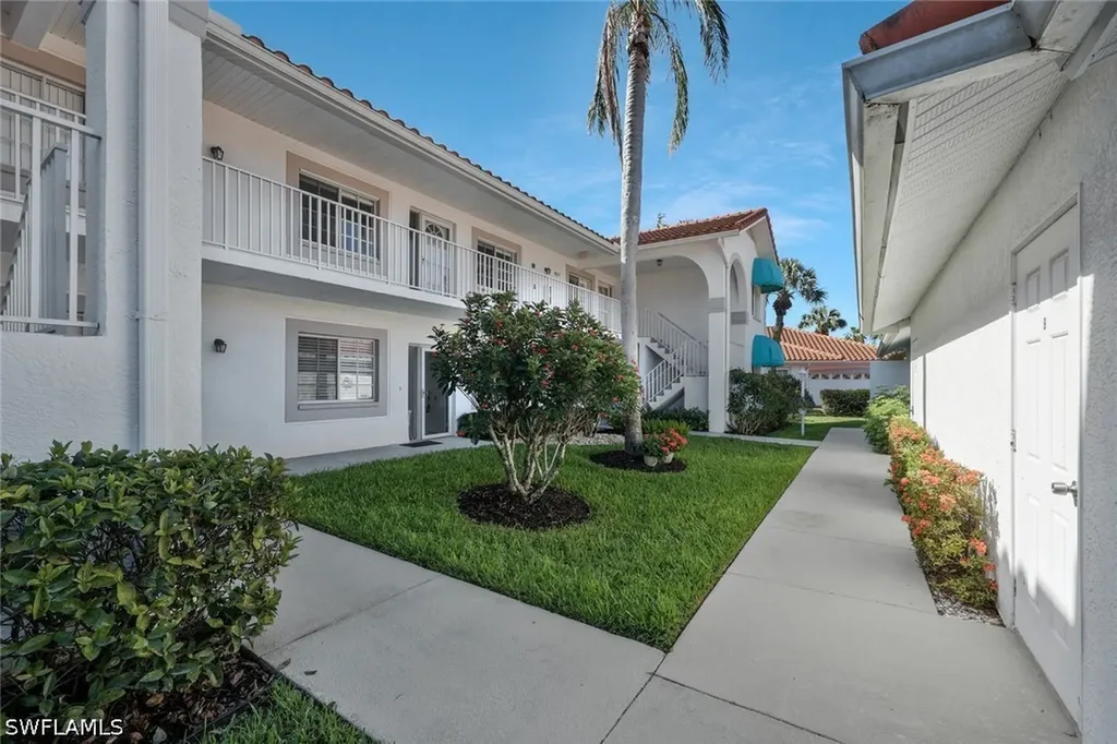 186 Gabriel Circle Naples FL 34104