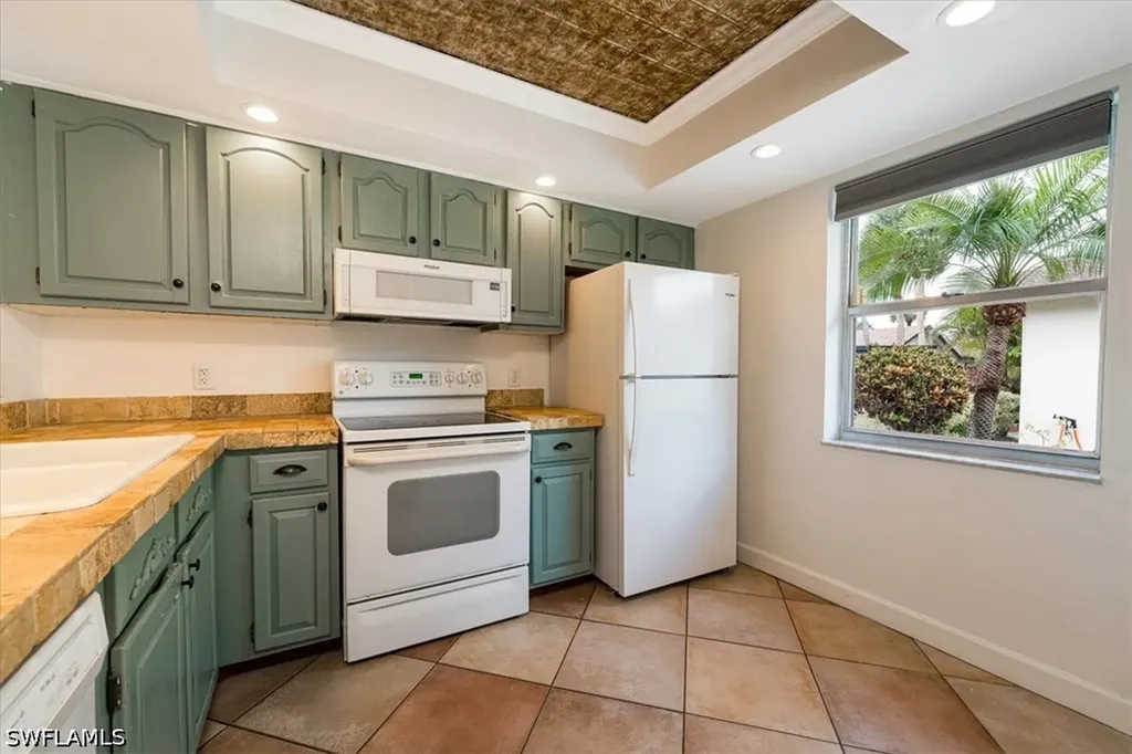 1025 Pine Isle Lane Naples FL 34112