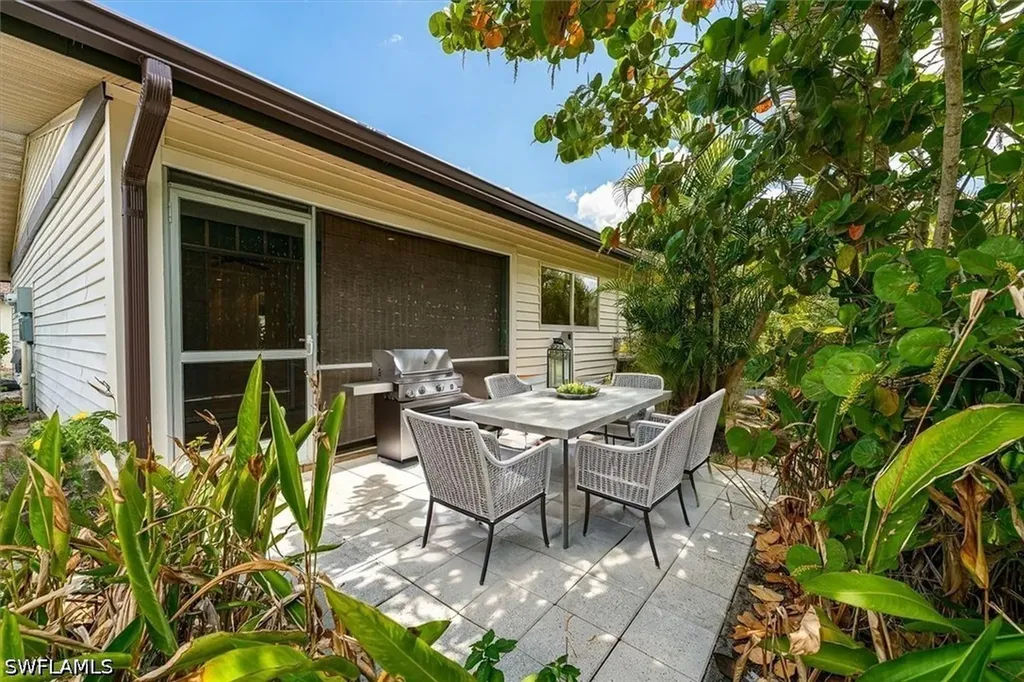 1025 Pine Isle Lane Naples FL 34112