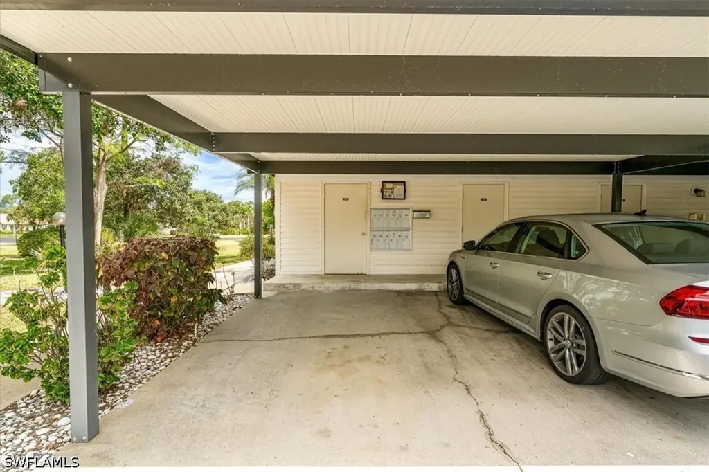 1025 Pine Isle Lane Naples FL 34112