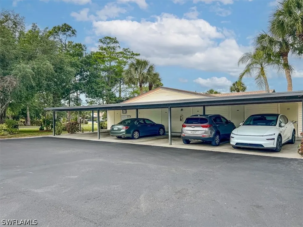 1025 Pine Isle Lane Naples FL 34112