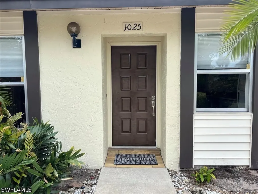 1025 Pine Isle Lane Naples FL 34112