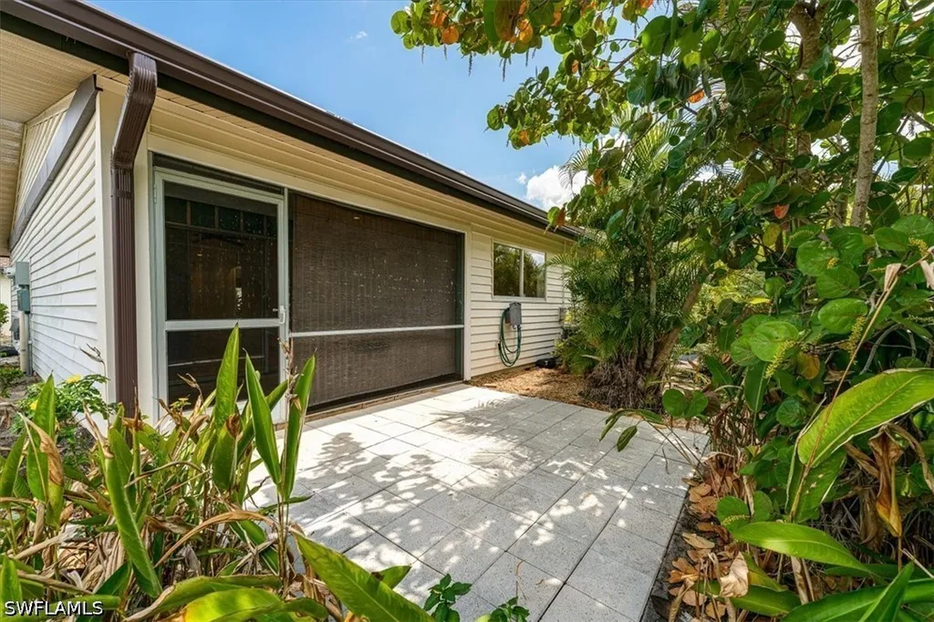 1025 Pine Isle Lane Naples FL 34112