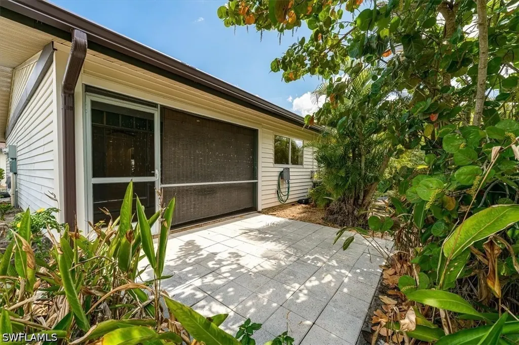 1025 Pine Isle Lane Naples FL 34112