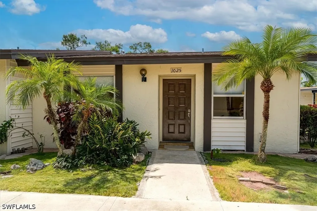 1025 Pine Isle Lane Naples FL 34112