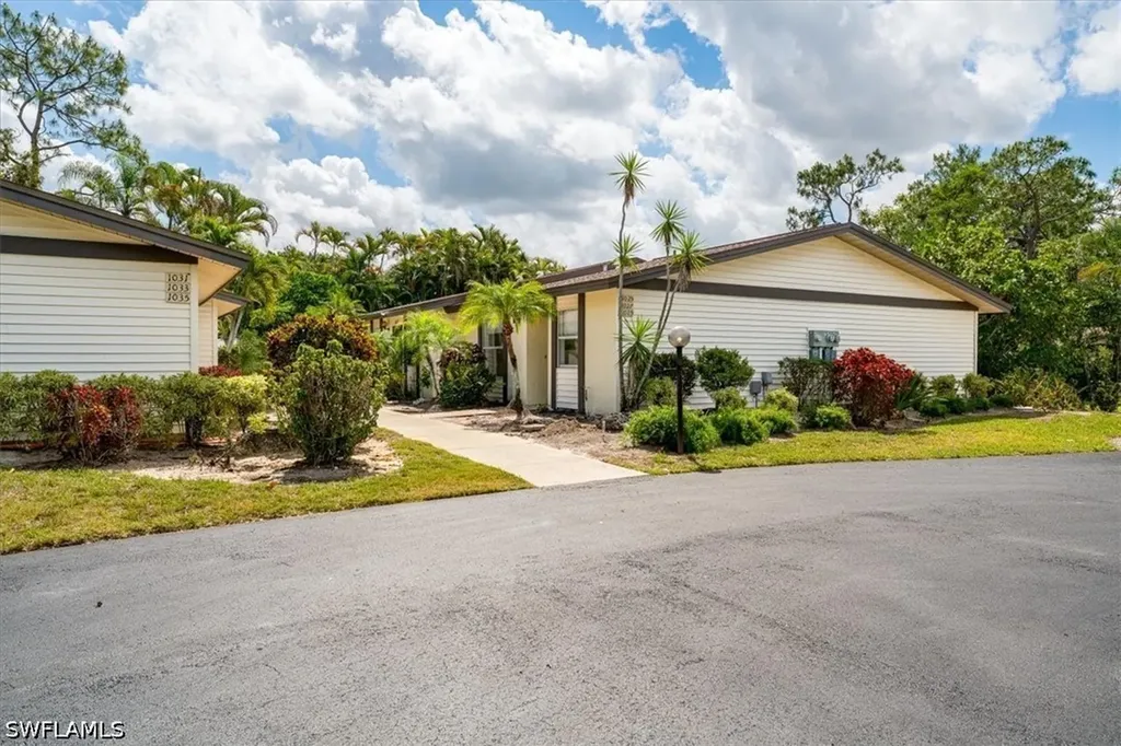 1025 Pine Isle Lane Naples FL 34112