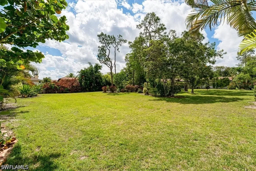 1025 Pine Isle Lane Naples FL 34112
