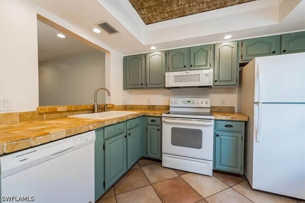 1025 Pine Isle Lane Naples FL 34112
