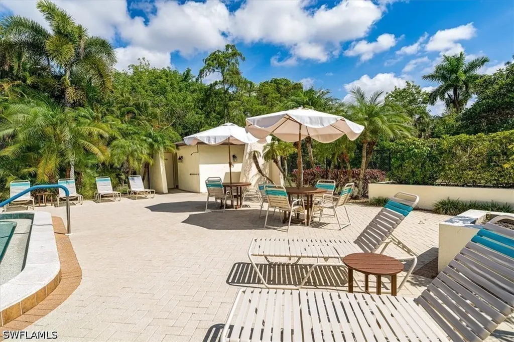 1025 Pine Isle Lane Naples FL 34112