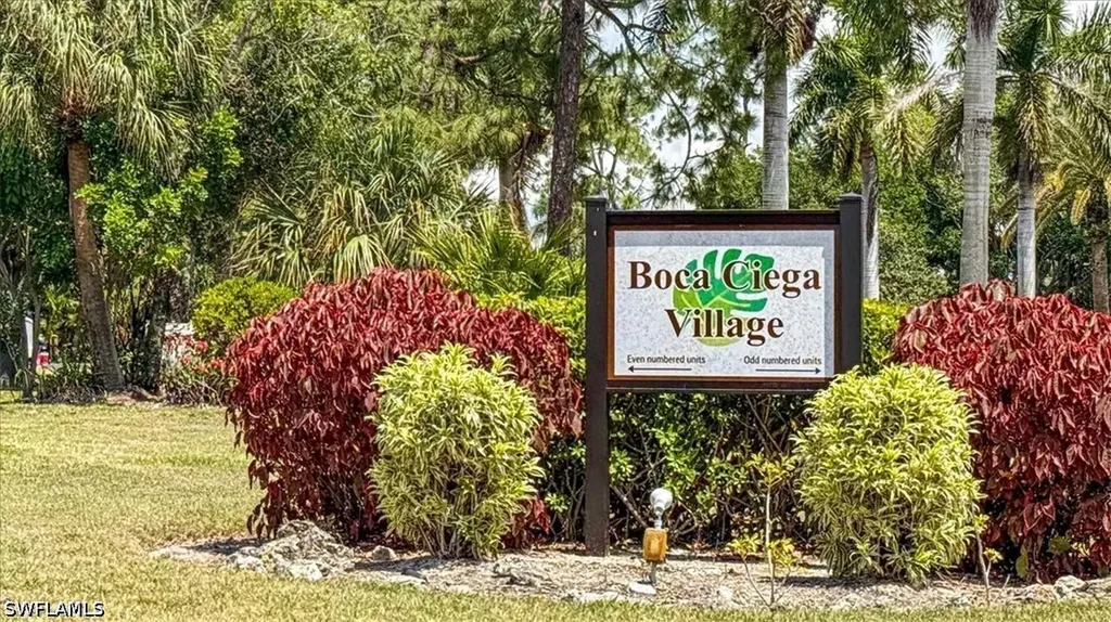 1025 Pine Isle Lane Naples FL 34112