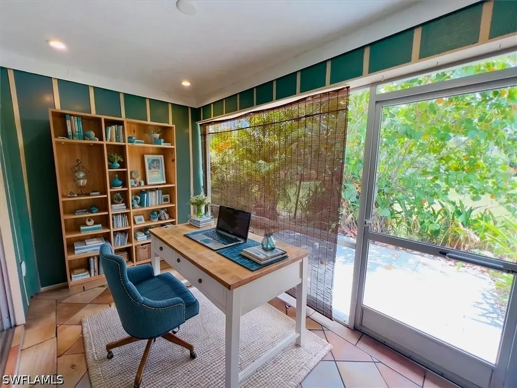 1025 Pine Isle Lane Naples FL 34112