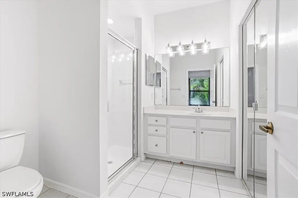 7550 Meadow Lakes Drive Naples FL 34104