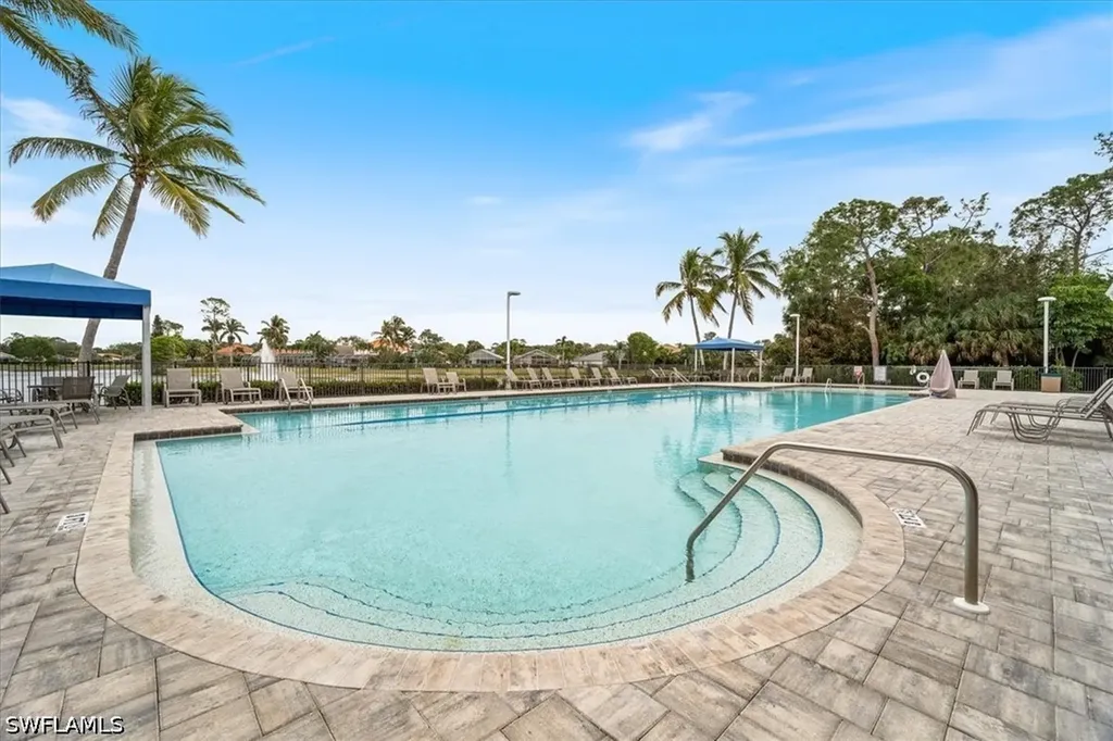 7550 Meadow Lakes Drive Naples FL 34104