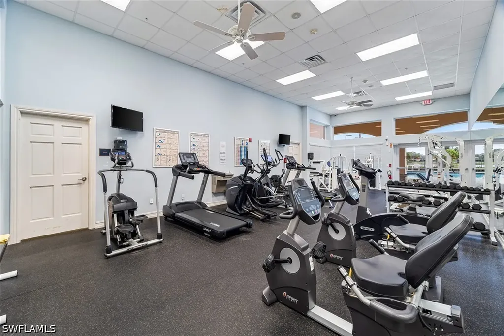 7550 Meadow Lakes Drive Naples FL 34104
