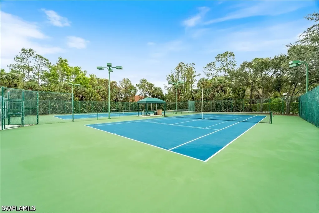 7550 Meadow Lakes Drive Naples FL 34104