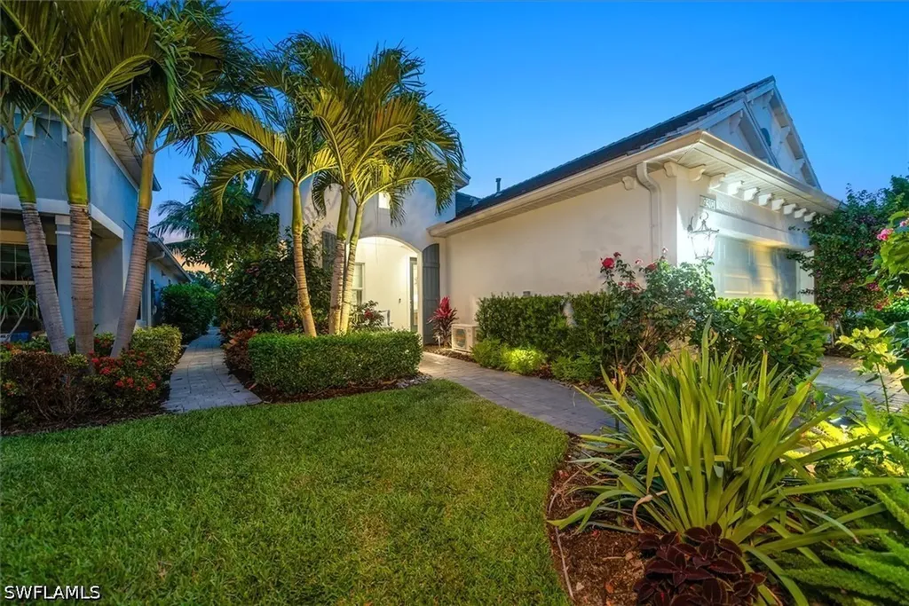 2302 Marquesa Circle Naples FL 34112
