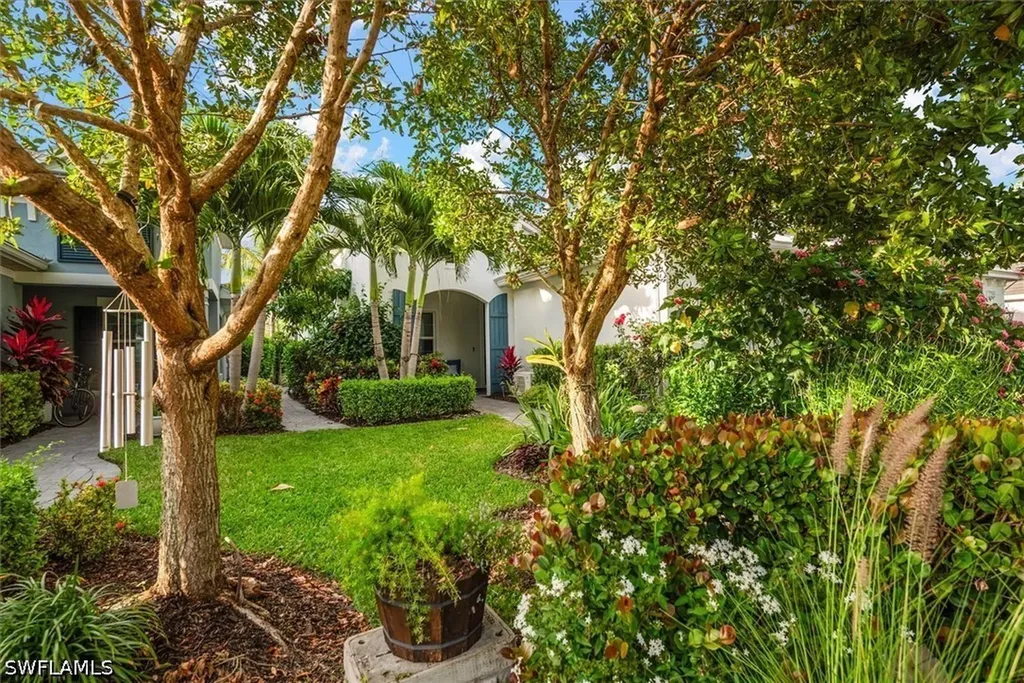 2302 Marquesa Circle Naples FL 34112