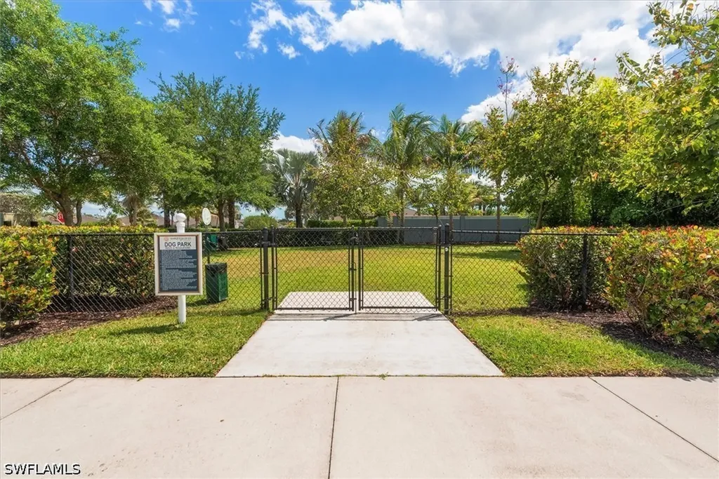 2302 Marquesa Circle Naples FL 34112