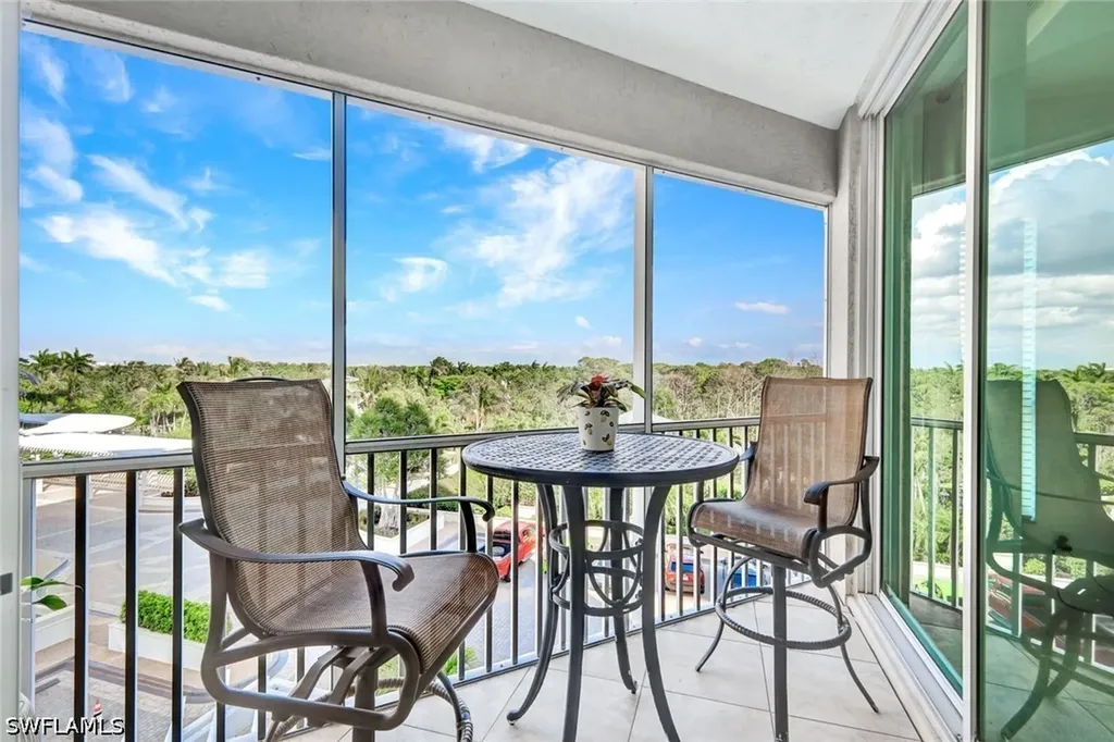 295 Grande Way Naples FL 34110