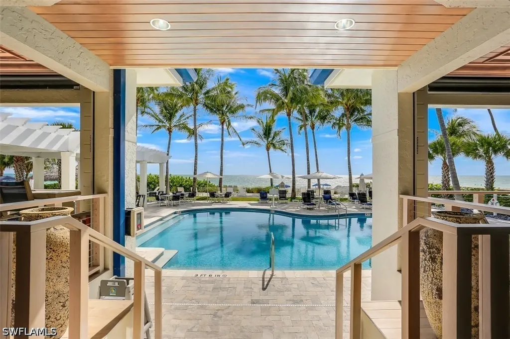 295 Grande Way Naples FL 34110