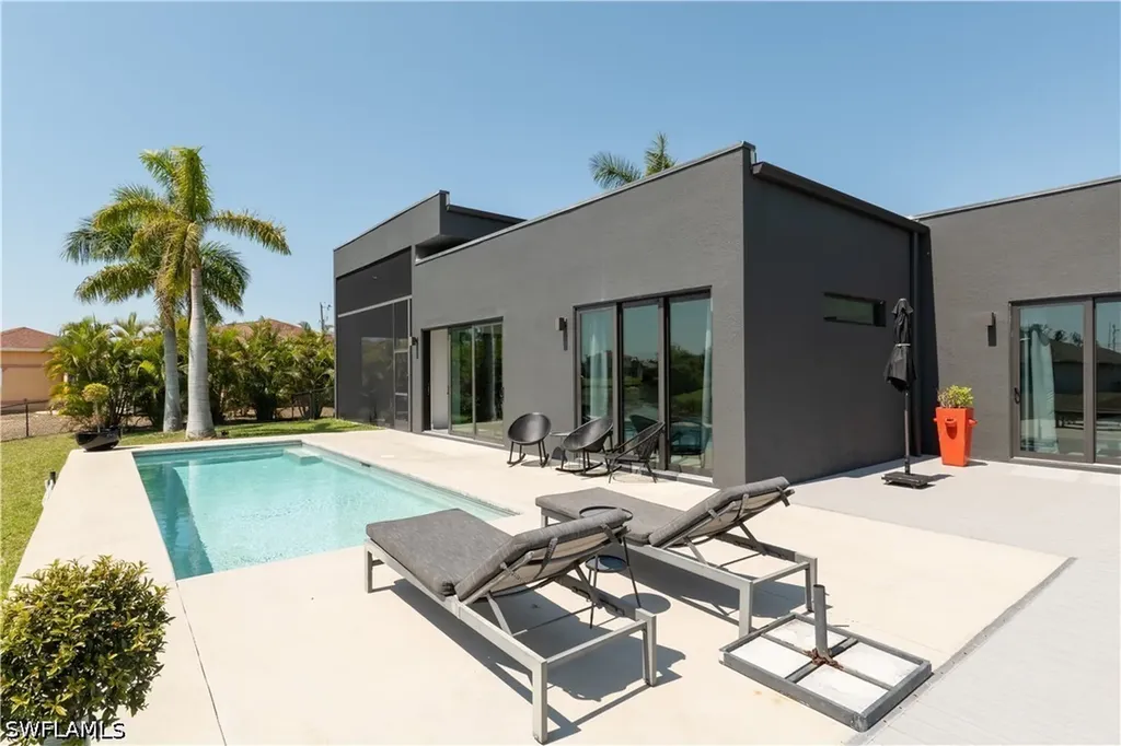 1620 SW 1st Street Cape Coral FL 33991