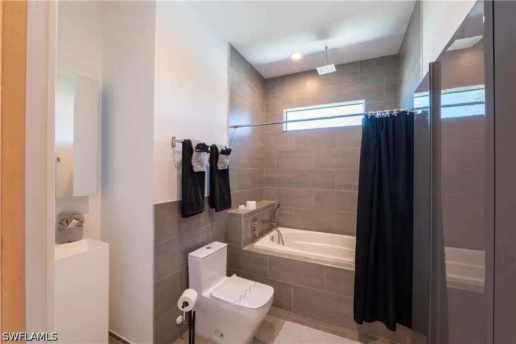 1620 SW 1st Street Cape Coral FL 33991