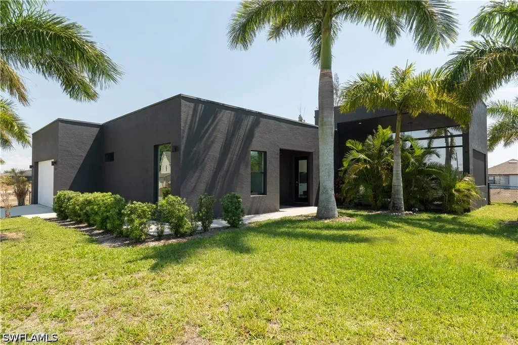1620 SW 1st Street Cape Coral FL 33991