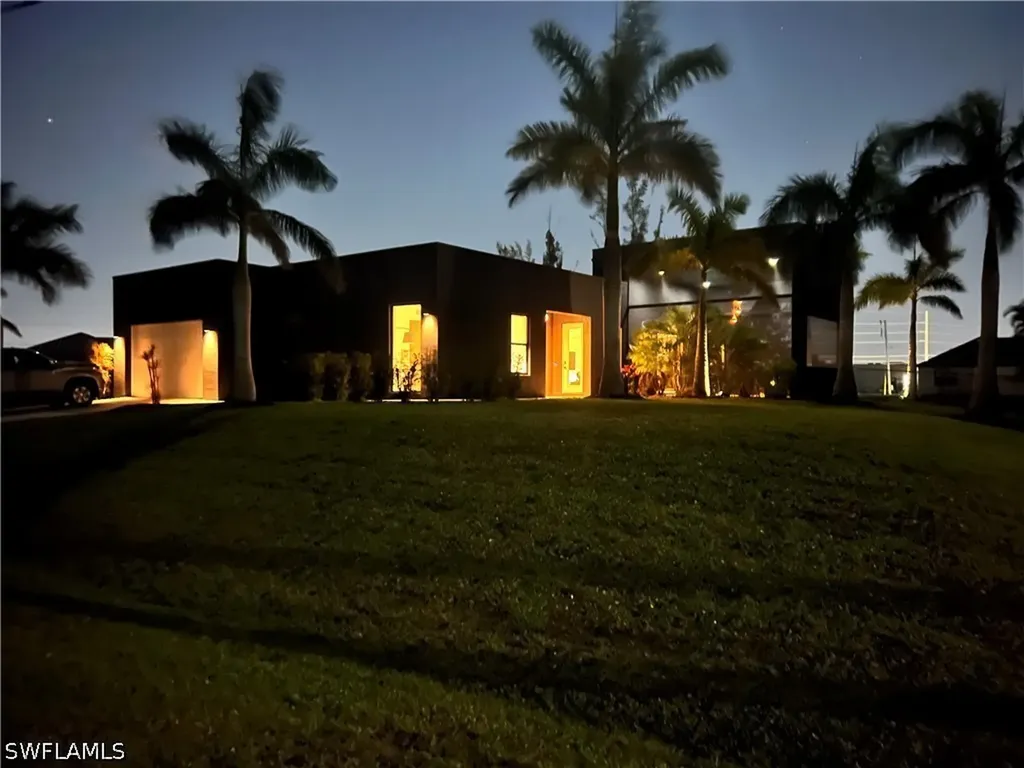 1620 SW 1st Street Cape Coral FL 33991