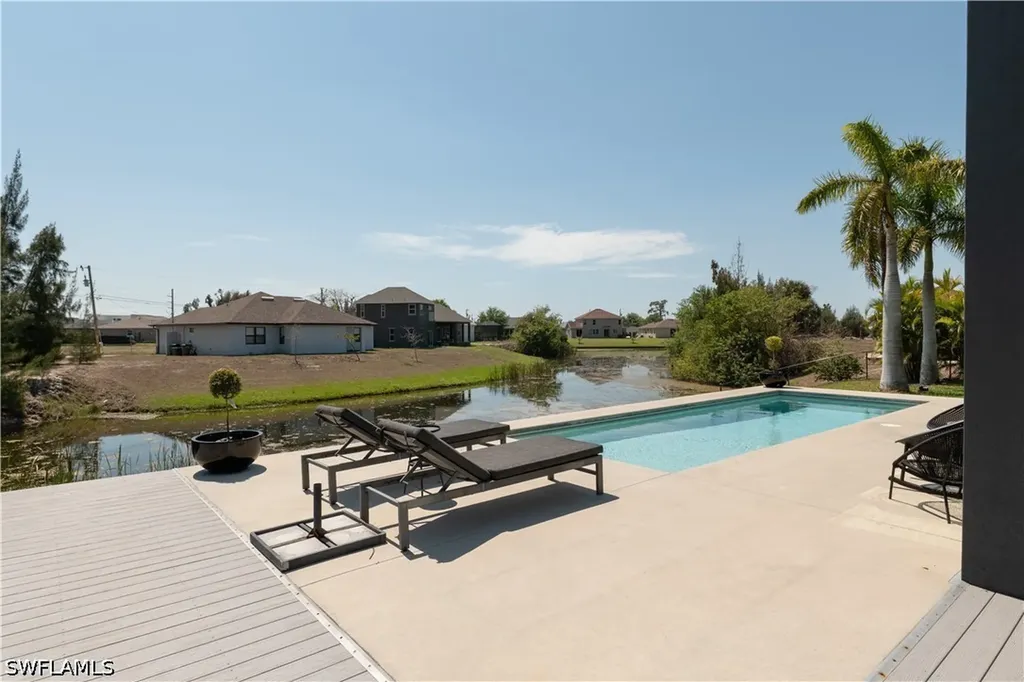 1620 SW 1st Street Cape Coral FL 33991