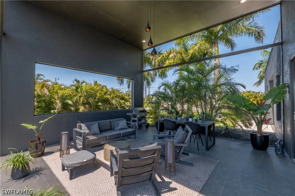 1620 SW 1st Street Cape Coral FL 33991