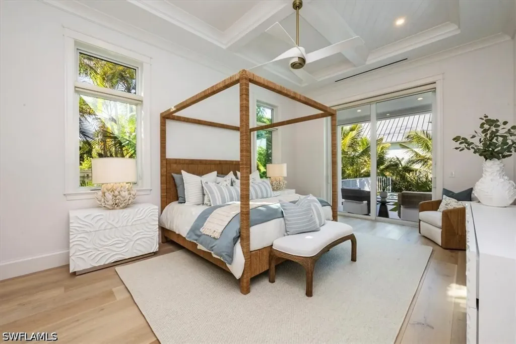 493 8th Avenue S Naples FL 34102