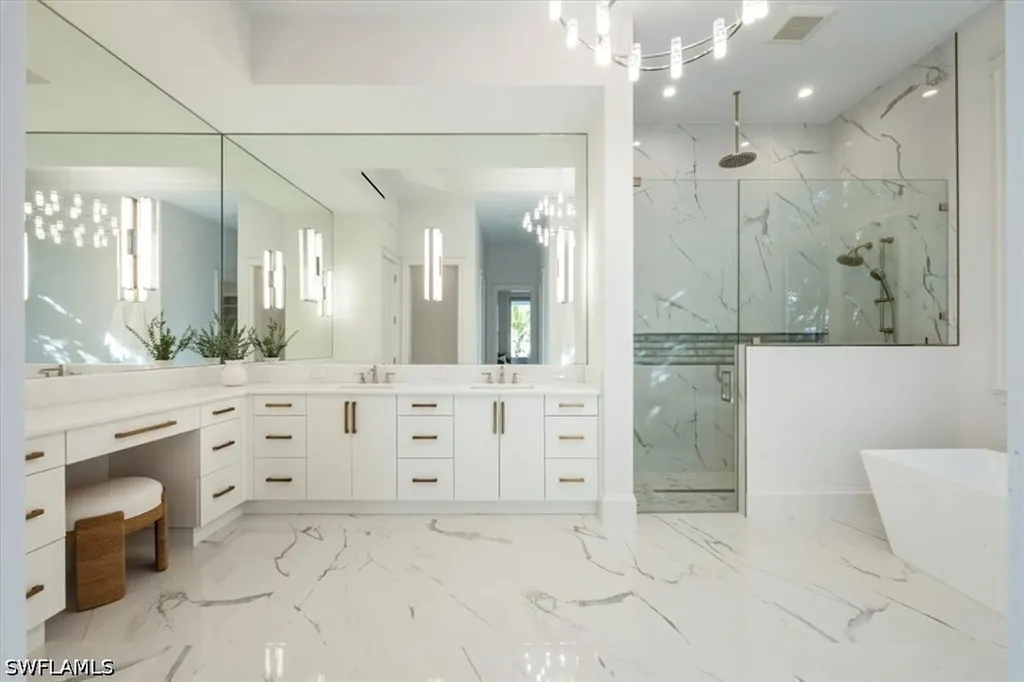 493 8th Avenue S Naples FL 34102