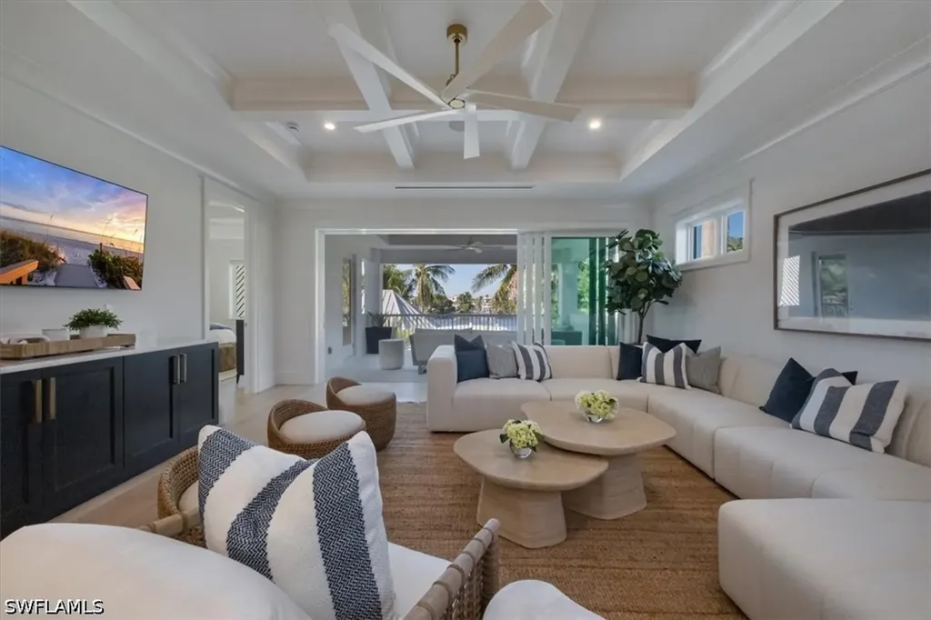 493 8th Avenue S Naples FL 34102