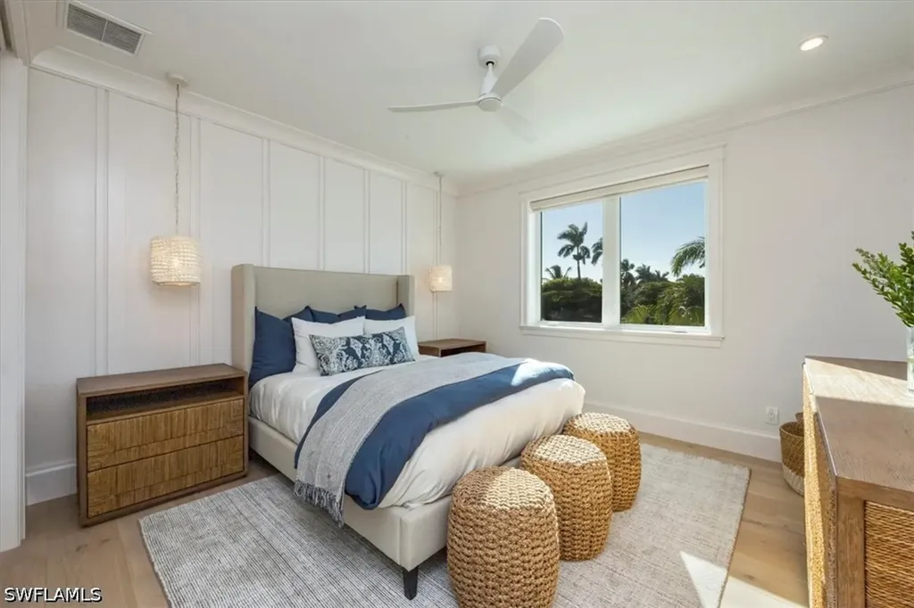 493 8th Avenue S Naples FL 34102