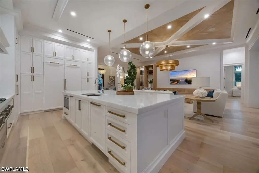 493 8th Avenue S Naples FL 34102