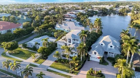493 8TH Avenue S Naples FL 34102