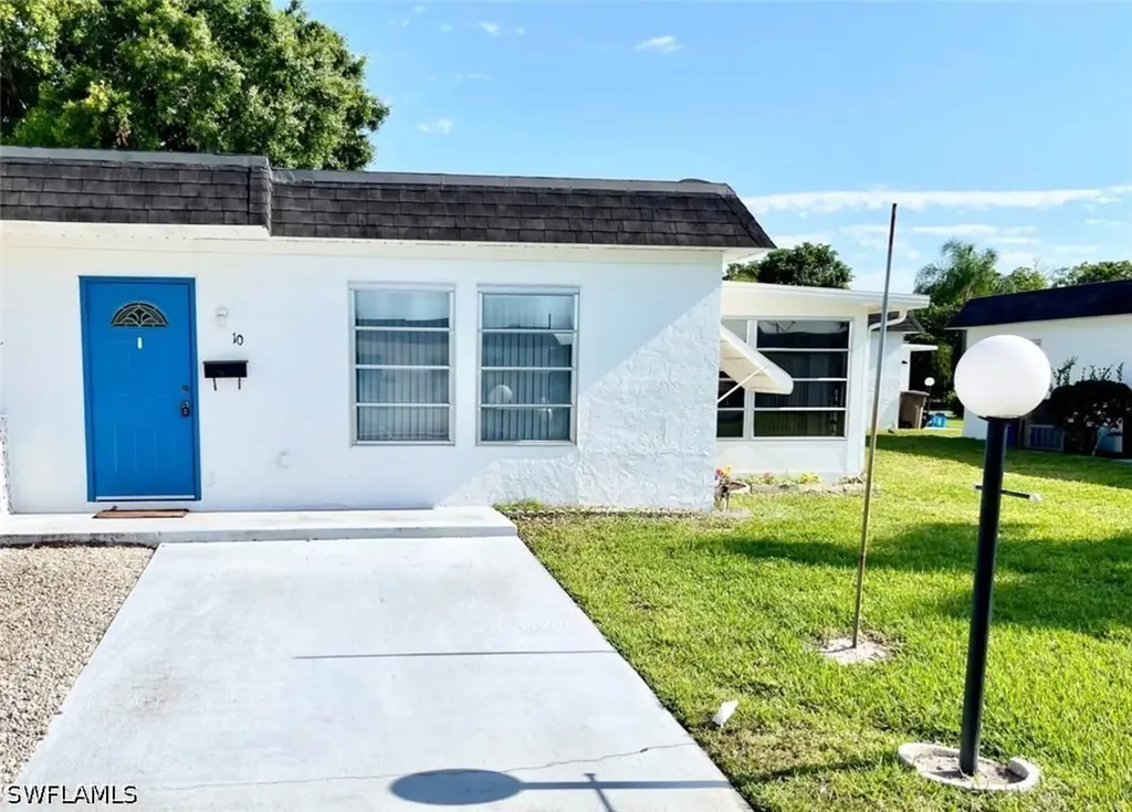 10 Temple Court Lehigh Acres FL 33936