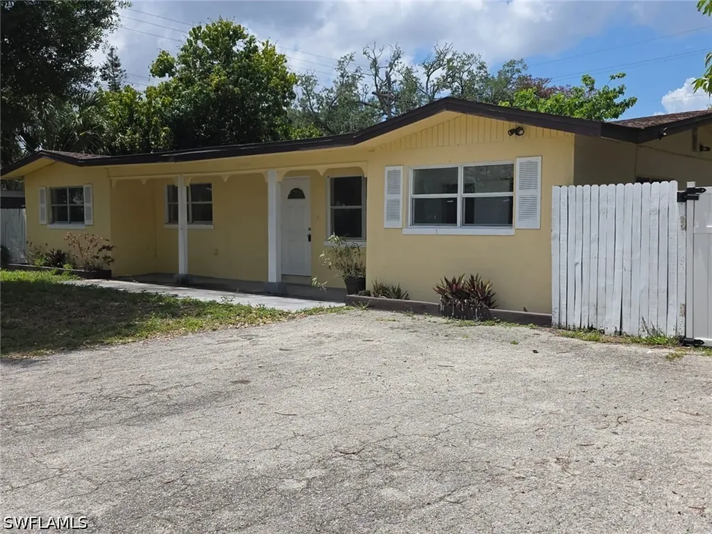 2103 Unity Avenue Fort Myers FL 33901