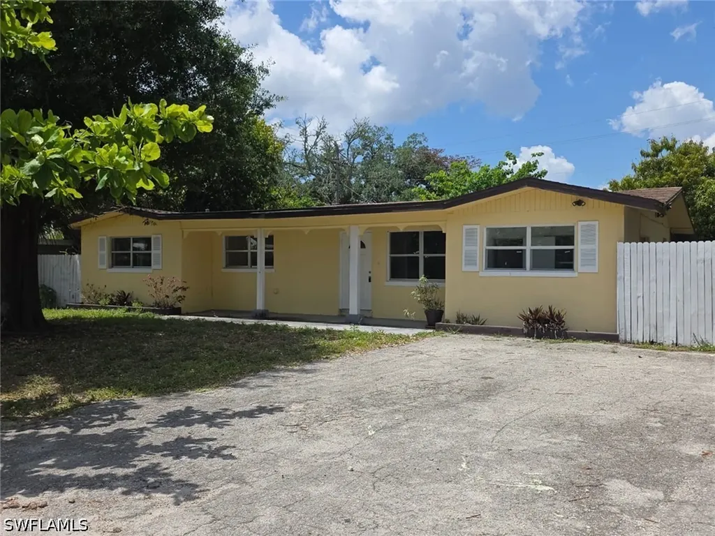 2103 Unity Avenue Fort Myers FL 33901