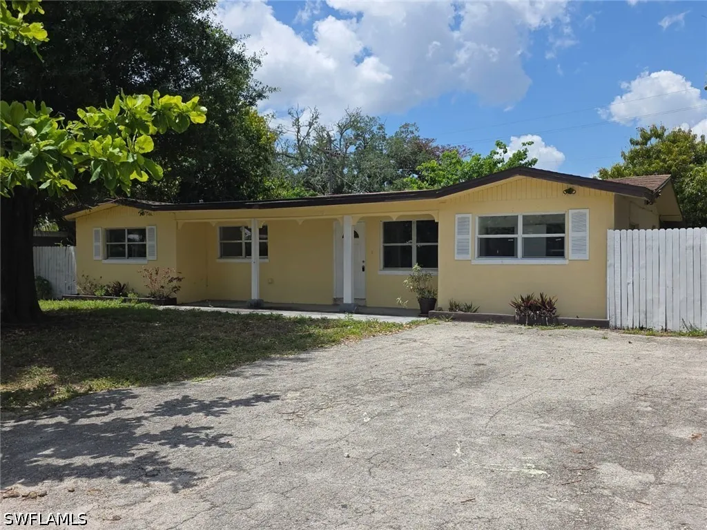 2103 Unity Avenue Fort Myers FL 33901