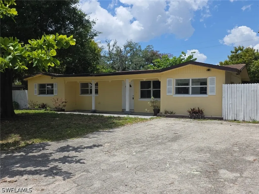 2103 Unity Avenue Fort Myers FL 33901