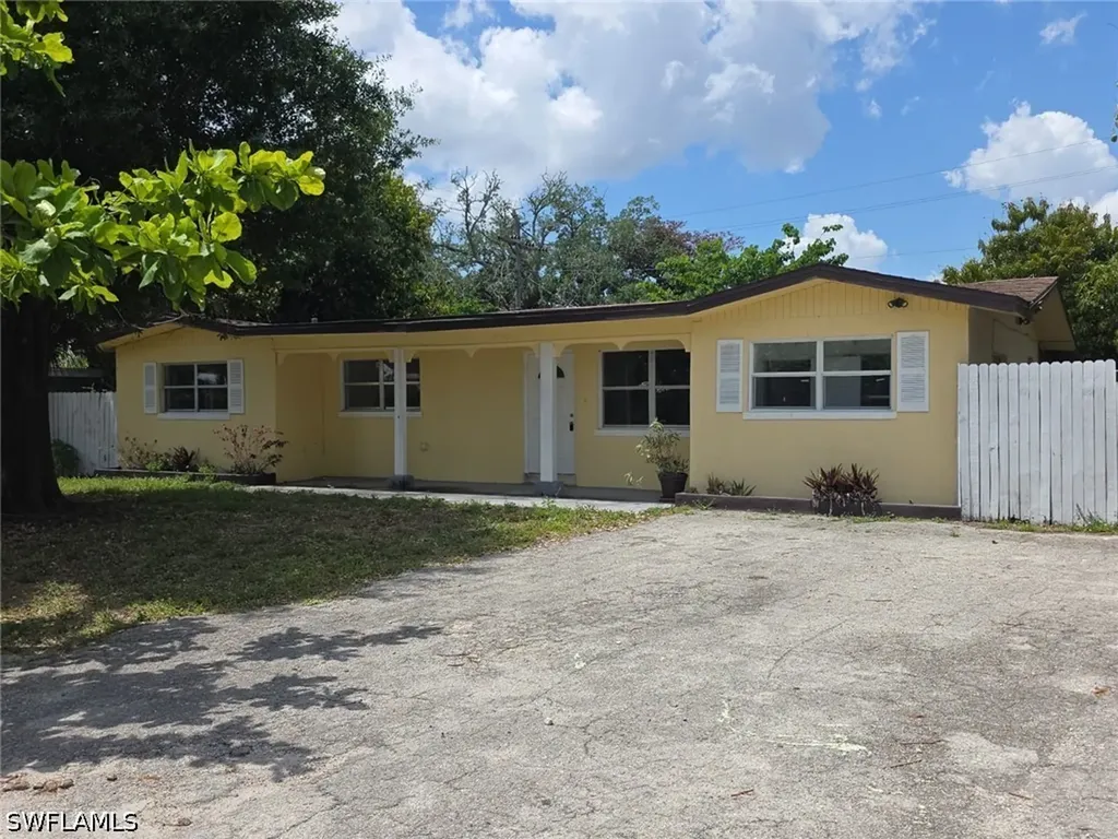 2103 Unity Avenue Fort Myers FL 33901