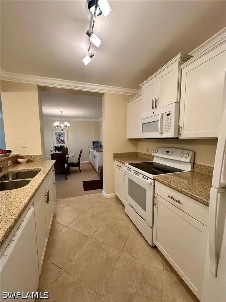 555 Park Shore Drive Naples FL 34103
