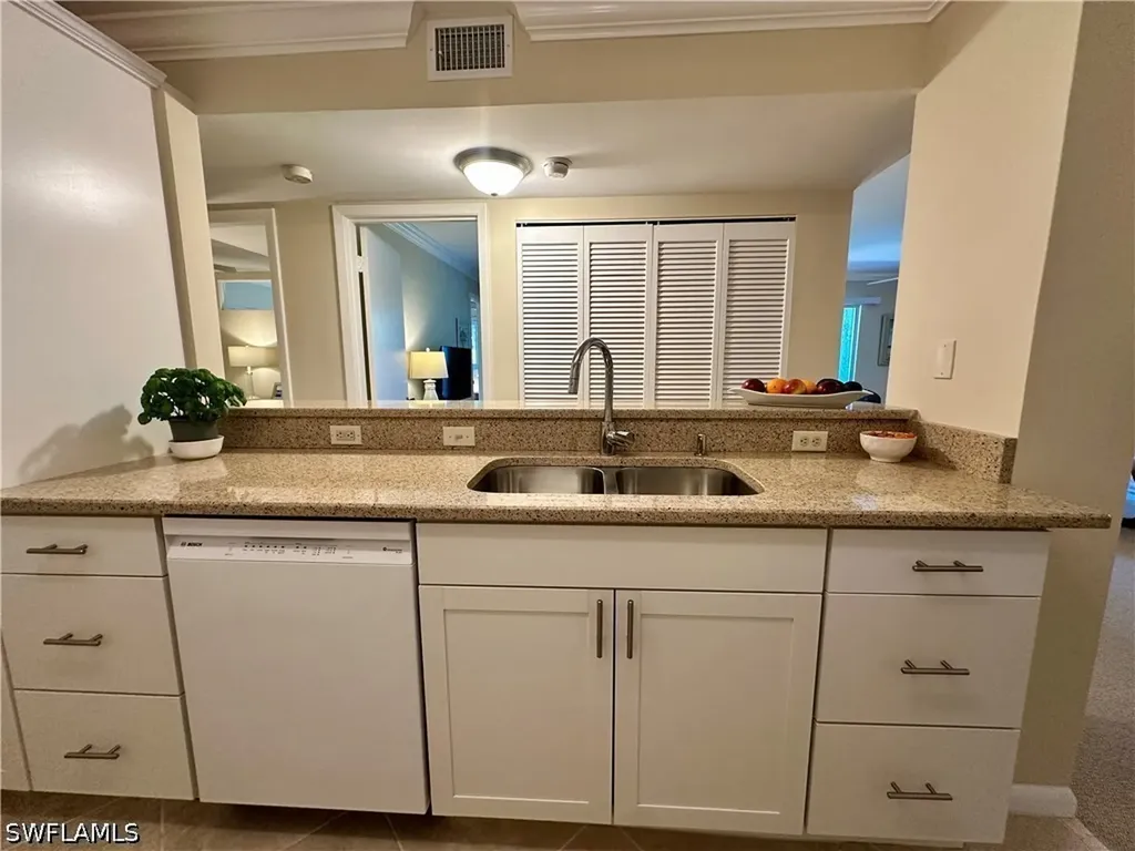555 Park Shore Drive Naples FL 34103