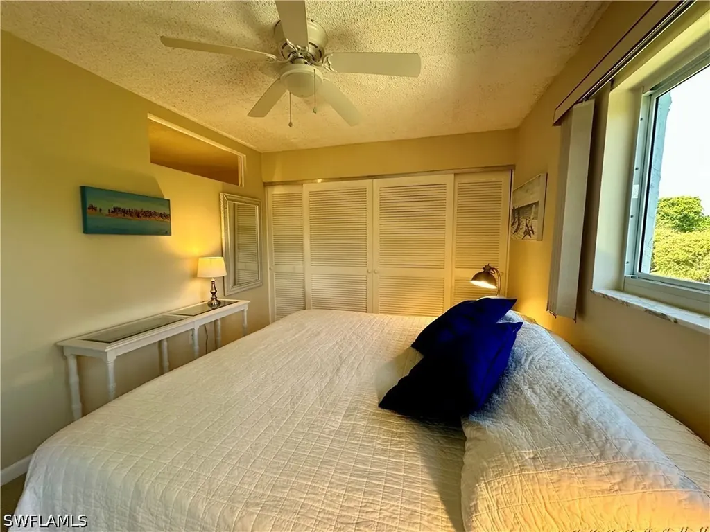 555 Park Shore Drive Naples FL 34103