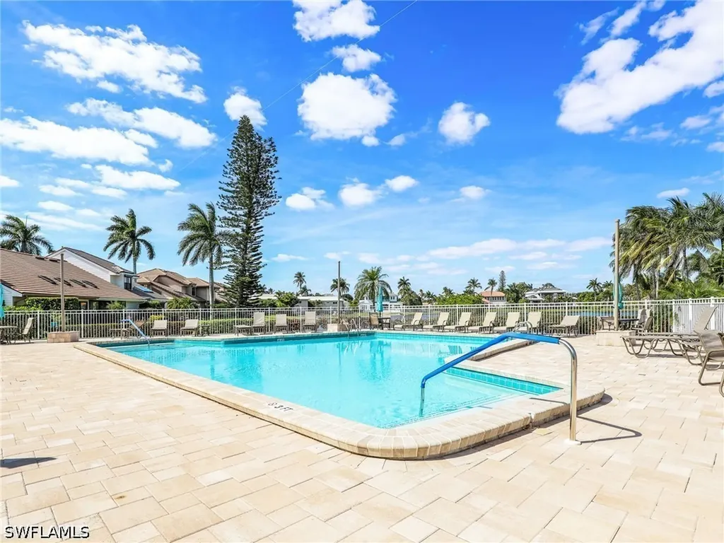 555 Park Shore Drive Naples FL 34103